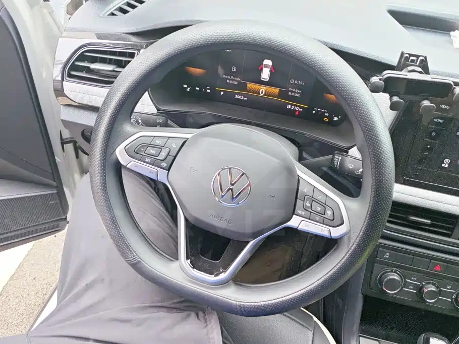 Volkswagen Tharu