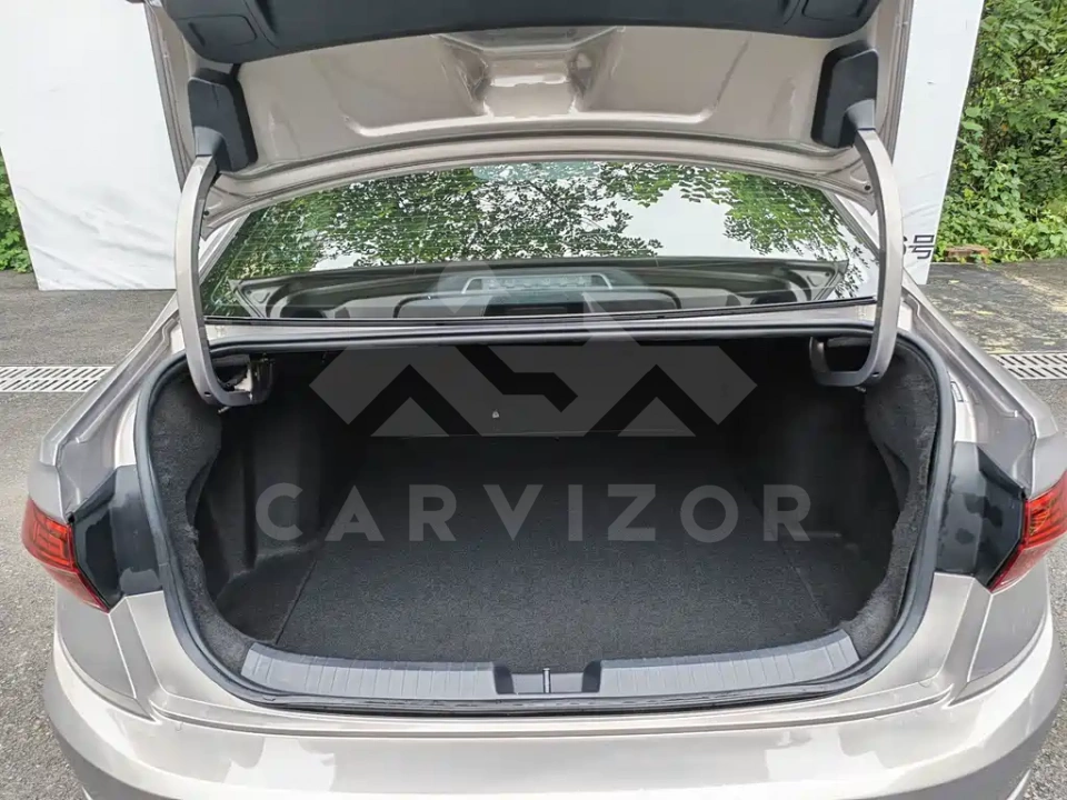 Volkswagen Sagitar