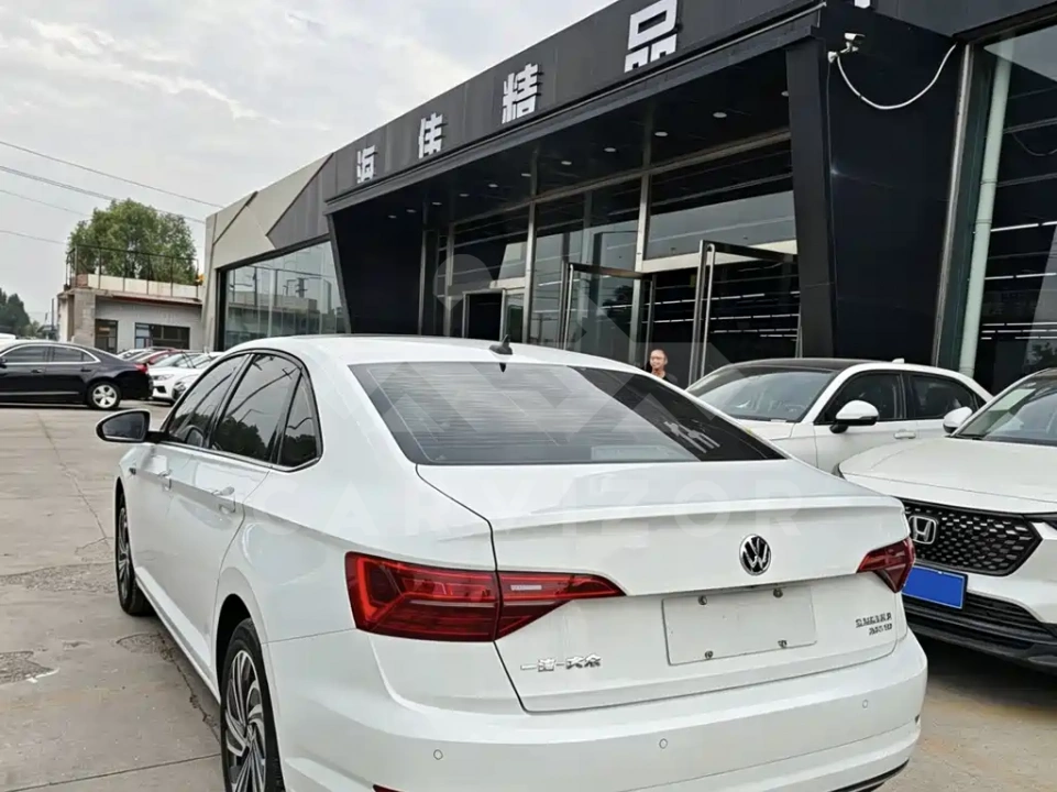 Volkswagen Sagitar