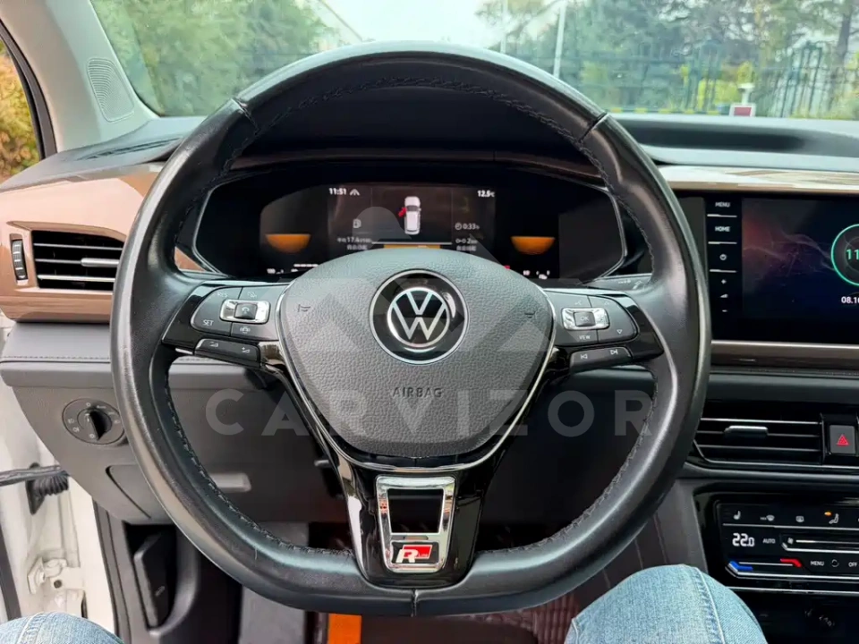 Volkswagen Tharu