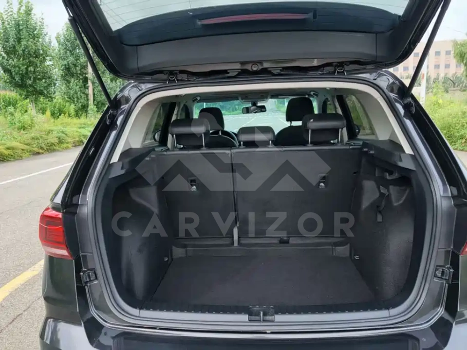 Volkswagen Tharu
