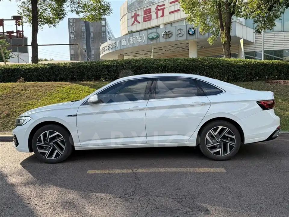 Volkswagen Sagitar