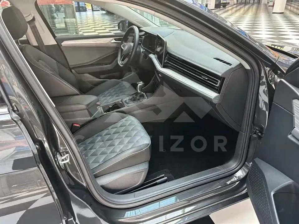 Volkswagen Sagitar