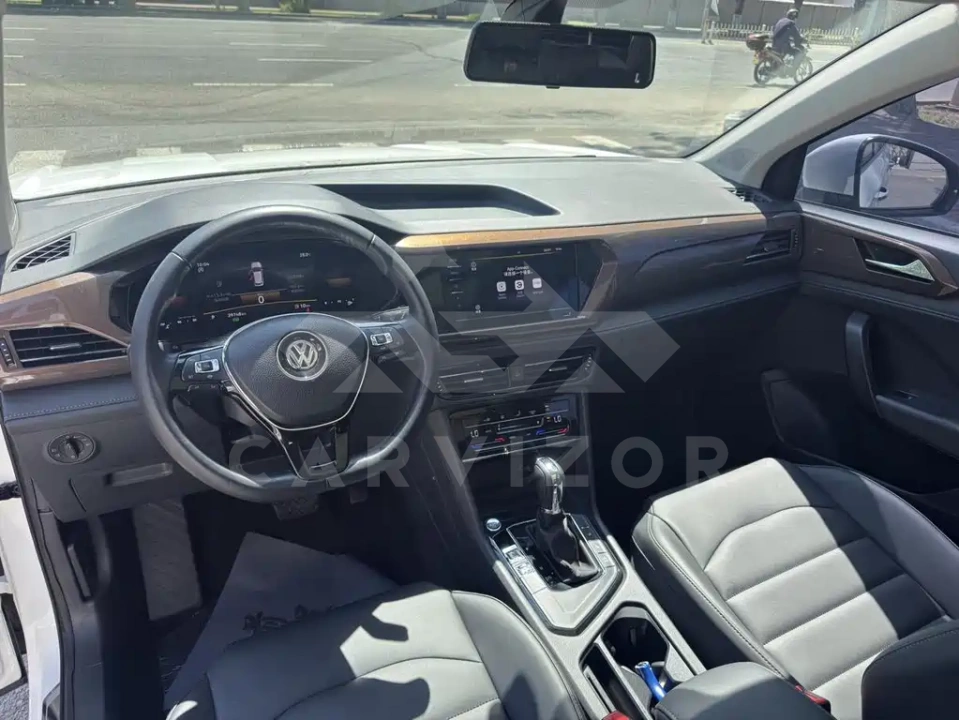 Volkswagen Tharu