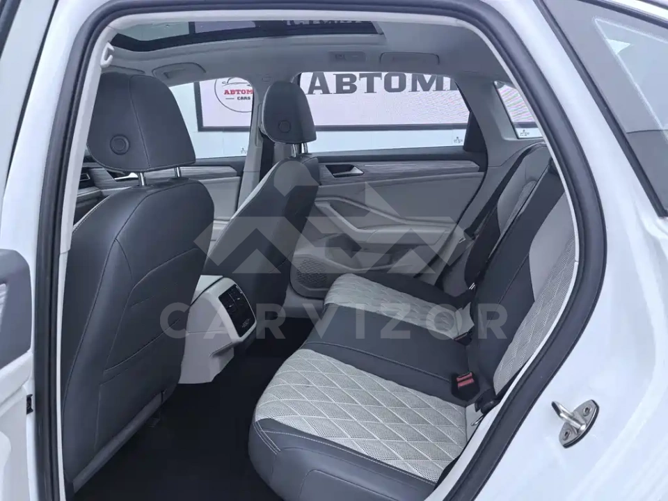 Volkswagen Sagitar